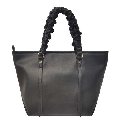 Characteristics Of Hand Holding Simple Shopping Bag